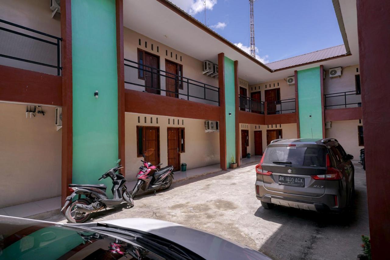מלון Reddoorz Syariah Near Bukit Teletubbies Padangsidempuan מראה חיצוני תמונה